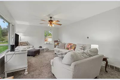 603 W Stoddard Street, Charlotte, MI 48813 - Photo 3