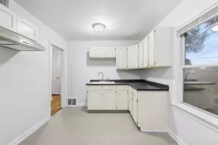 17535 Wall St, Melvindale, MI 48122 - Photo 13