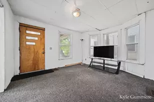 1116 Kalamazoo Ave SE, Grand Rapids, MI 49507 - Photo 9