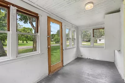 210 N 16th Street N, Springfield, MI 49037 - Photo 11