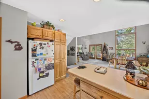 8665 N Island Dr, Canadian Lakes, MI 49346 - Photo 21