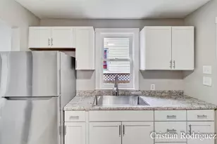 243 Fairbanks St NE, Grand Rapids, MI 49503 - Photo 17