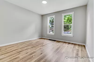 243 Fairbanks Street NE, Grand Rapids, MI 49503 - Photo 11