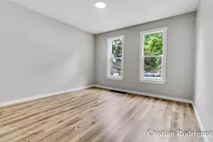 243 Fairbanks St NE, Grand Rapids, MI 49503 - Photo 11