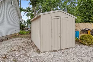 695 Pearl Beach Dr S, Coldwater, MI 49036 - Photo 37