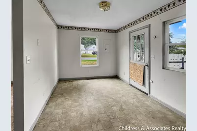 912 E James Street, White Cloud, MI 49349 - Photo 9