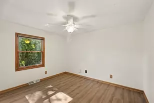 918 N Park Ct NE, Grand Rapids, MI 49525 - Photo 21