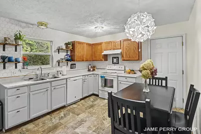 1192 Porter Drive, Charlotte, MI 48813 - Photo 7