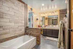 23521 Struwin Rd, Battle Creek, MI 49017 - Photo 15