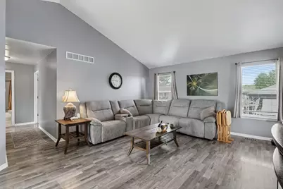 48680 Wheatfield Street, Chesterfield, MI 48051 - Photo 5