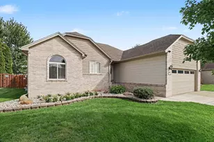 48680 Wheatfield St, Chesterfield, MI 48051 - Photo 3