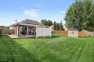 48680 Wheatfield St, Chesterfield, MI 48051 - Photo 23