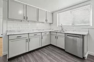 21 Frontenac St SE, Wyoming, MI 49548 - Photo 9