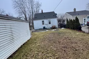 18965 Elkhart St, Harper Woods, MI 48225 - Photo 3