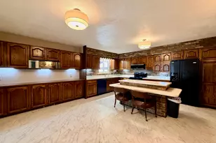 5012 Tressa Dr, Lansing, MI 48910 - Photo 3