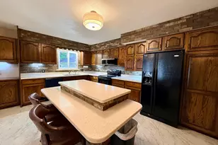 5012 Tressa Dr, Lansing, MI 48910 - Photo 7