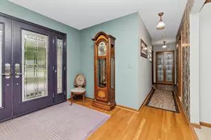 21854 Siegal Dr, Novi, MI 48375 - Photo 3