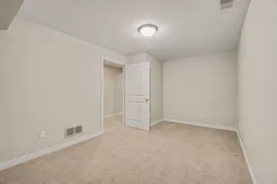 2133 S Van Kal St, Kalamazoo, MI 49009 - Photo 25