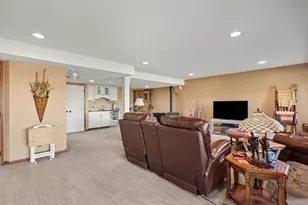 1619 E Harbour Towne Cir, Muskegon, MI 49441 - Photo 23