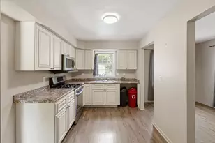 9050 Almena Dr, Kalamazoo, MI 49009 - Photo 13