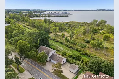 1524 Lakeshore Drive, Muskegon, MI 49441 - Photo 21