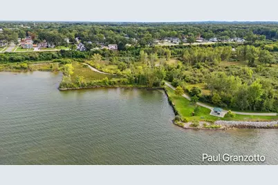 1524 Lakeshore Drive, Muskegon, MI 49441 - Photo 17