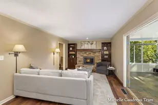 1136 Country Club Dr, Hastings, MI 49058 - Photo 7