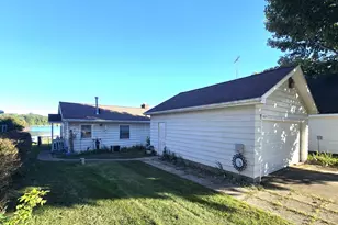 11825 Fair Lake Dr, Delton, MI 49046 - Photo 5