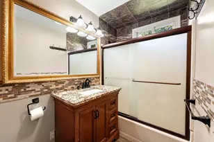 907 California St NW, Grand Rapids, MI 49504 - Photo 13