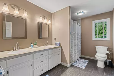 237 Covington Court SW, Grandville, MI 49418 - Photo 33