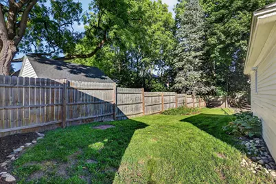 328 Glenhaven Avenue NW, Grand Rapids, MI 49504 - Photo 39