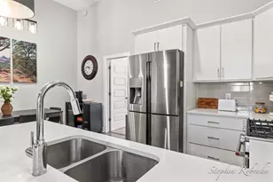 2005 Celadon Dr NE, Grand Rapids, MI 49525 - Photo 9