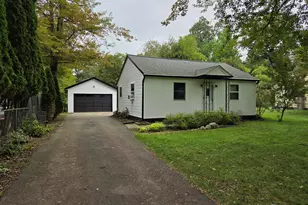 330 Robertson Ave, Battle Creek, MI 49015 - Photo 1