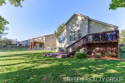 642 Clover Ridge Avenue NW, Grand Rapids, MI 49504 - Photo 33