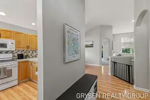 642 Clover Ridge Ave NW, Grand Rapids, MI 49504 - Photo 7