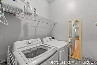 642 Clover Ridge Avenue NW, Grand Rapids, MI 49504 - Photo 23