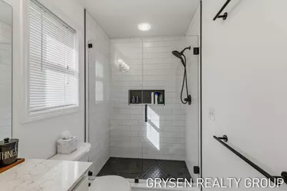 642 Clover Ridge Avenue NW, Grand Rapids, MI 49504 - Photo 21