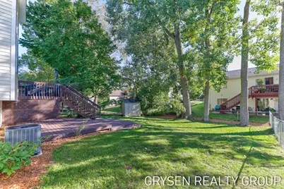 642 Clover Ridge Avenue NW, Grand Rapids, MI 49504 - Photo 35