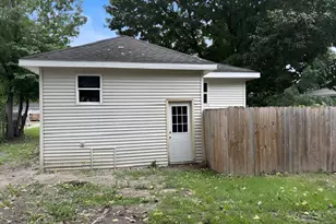 309 W Riverside Dr, Ionia, MI 48846 - Photo 5