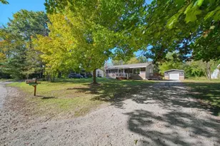 627 Vaughn St, Eaton Rapids, MI 48827 - Photo 1