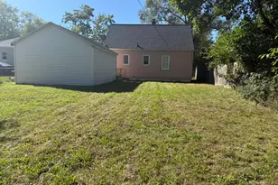 1860 Ray St, Muskegon, MI 49442 - Photo 27