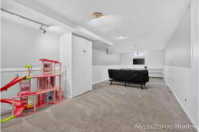 1938 Moerland Court NW, Grand Rapids, MI 49504 - Photo 33