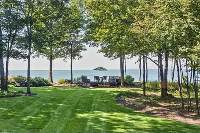 5285 N Lakeshore Drive, Holland, MI 49424 - Photo 9