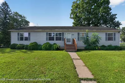 707 Sawyer Road, Lansing, MI 48911 - Photo 1