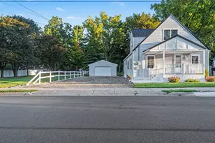 32 Liberty St, Coldwater, MI 49036 - Photo 1