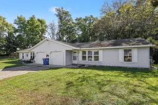 10437 Sunshine Dr, Delton, MI 49046 - Photo 5