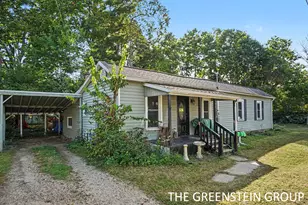 102 Della Ct, Allegan, MI 49010 - Photo 3