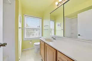 905 Medford Ct, Rochester Hills, MI 48307 - Photo 9