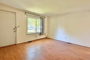 2183 Hemlock Dr, Ann Arbor, MI 48108 - Photo 3