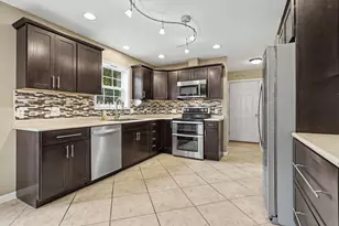 10300 Creekview Rd, Bridgman, MI 49106 - Photo 9
